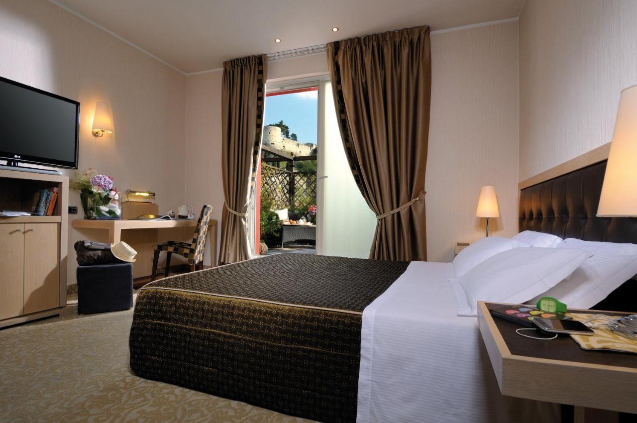 Hotel Master Brescia Esterno foto