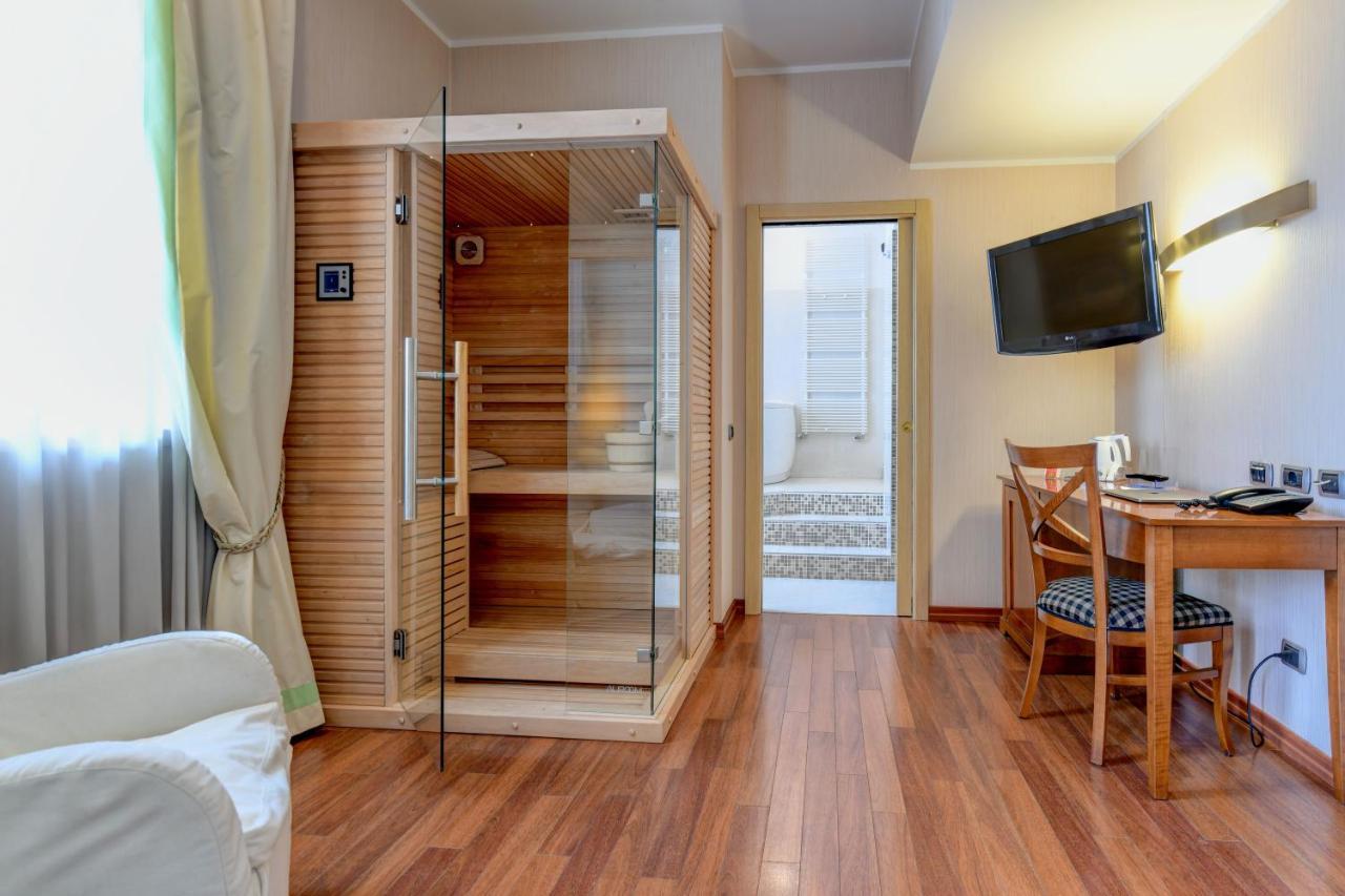Hotel Master Brescia Esterno foto