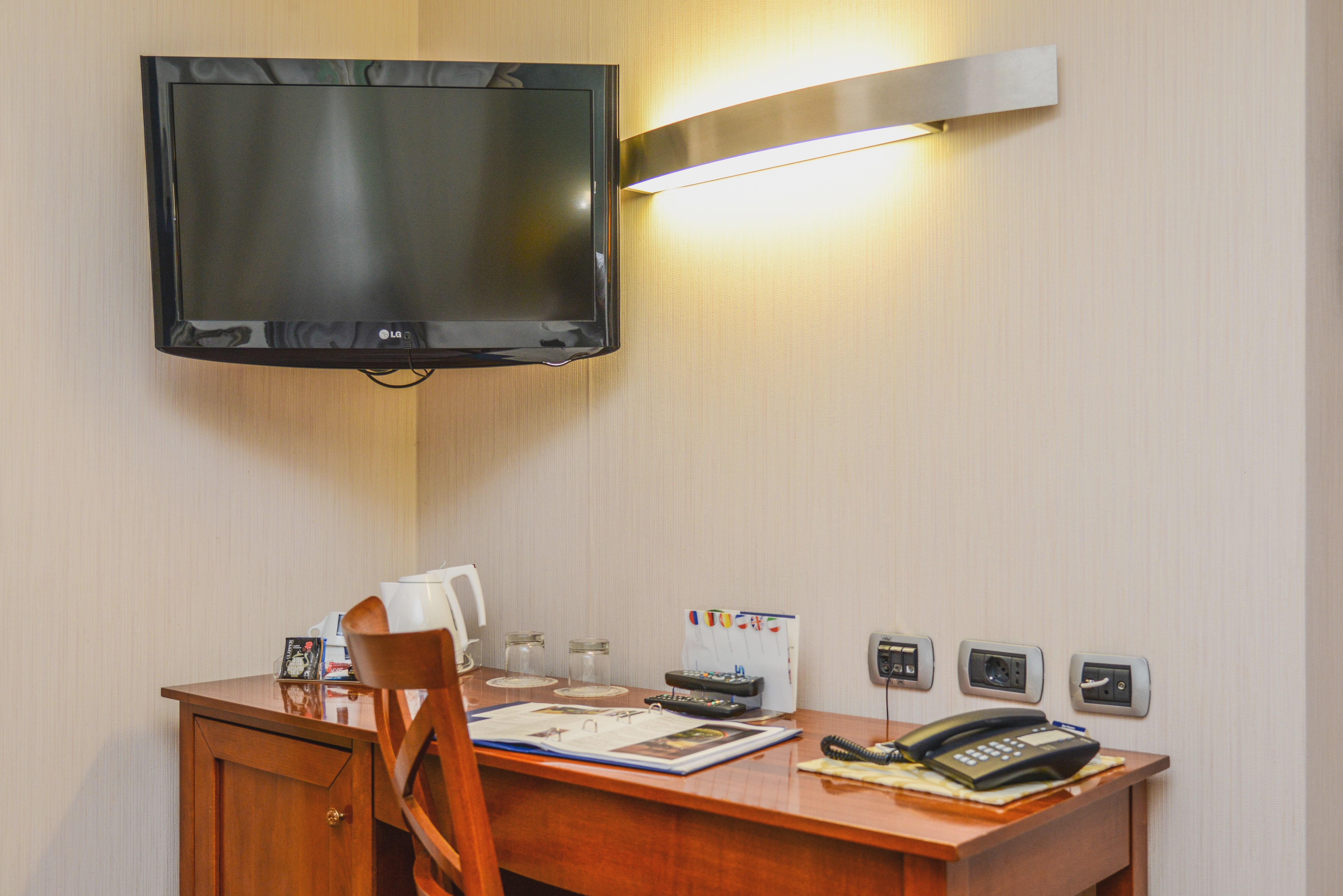 Hotel Master Brescia Esterno foto