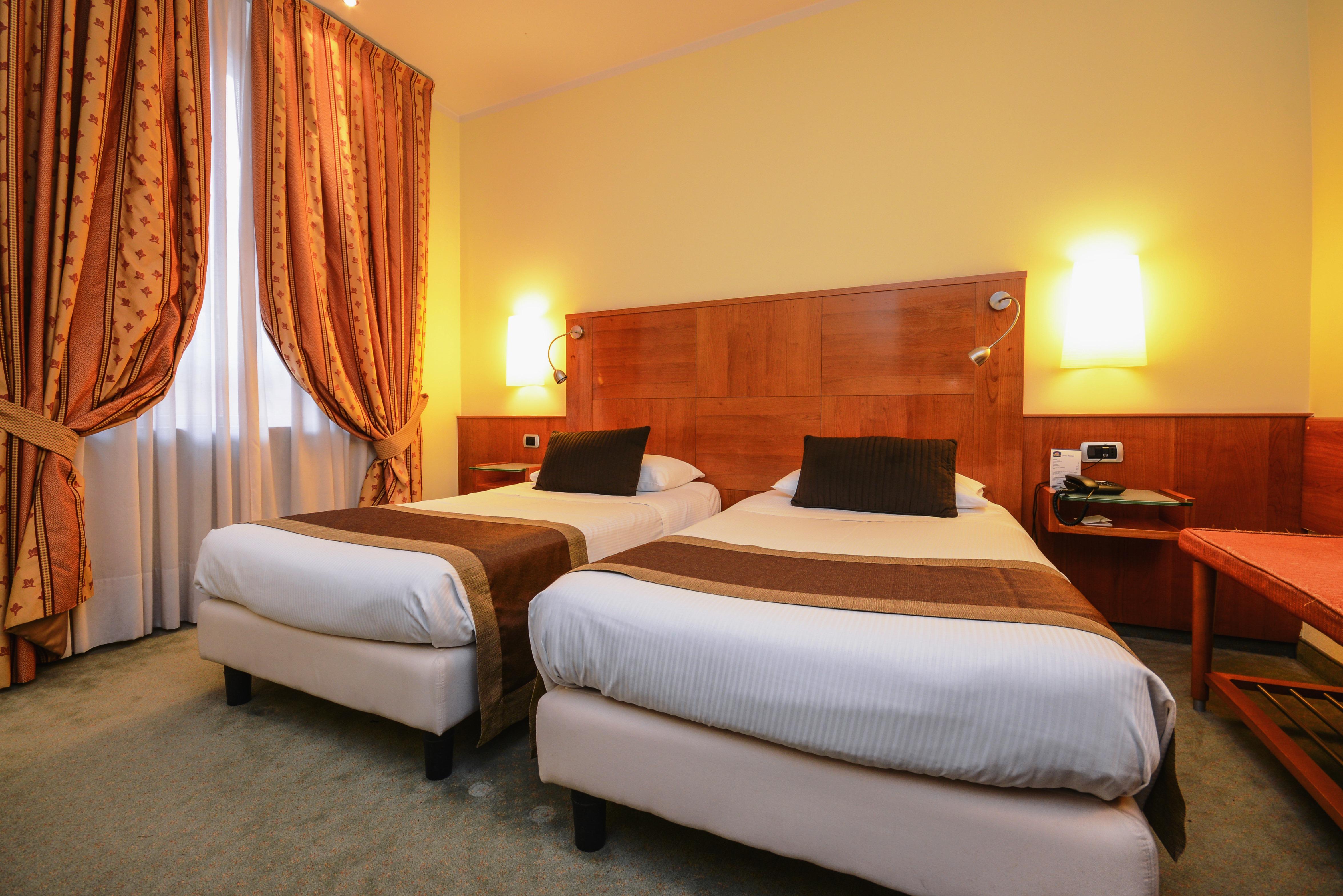 Hotel Master Brescia Esterno foto