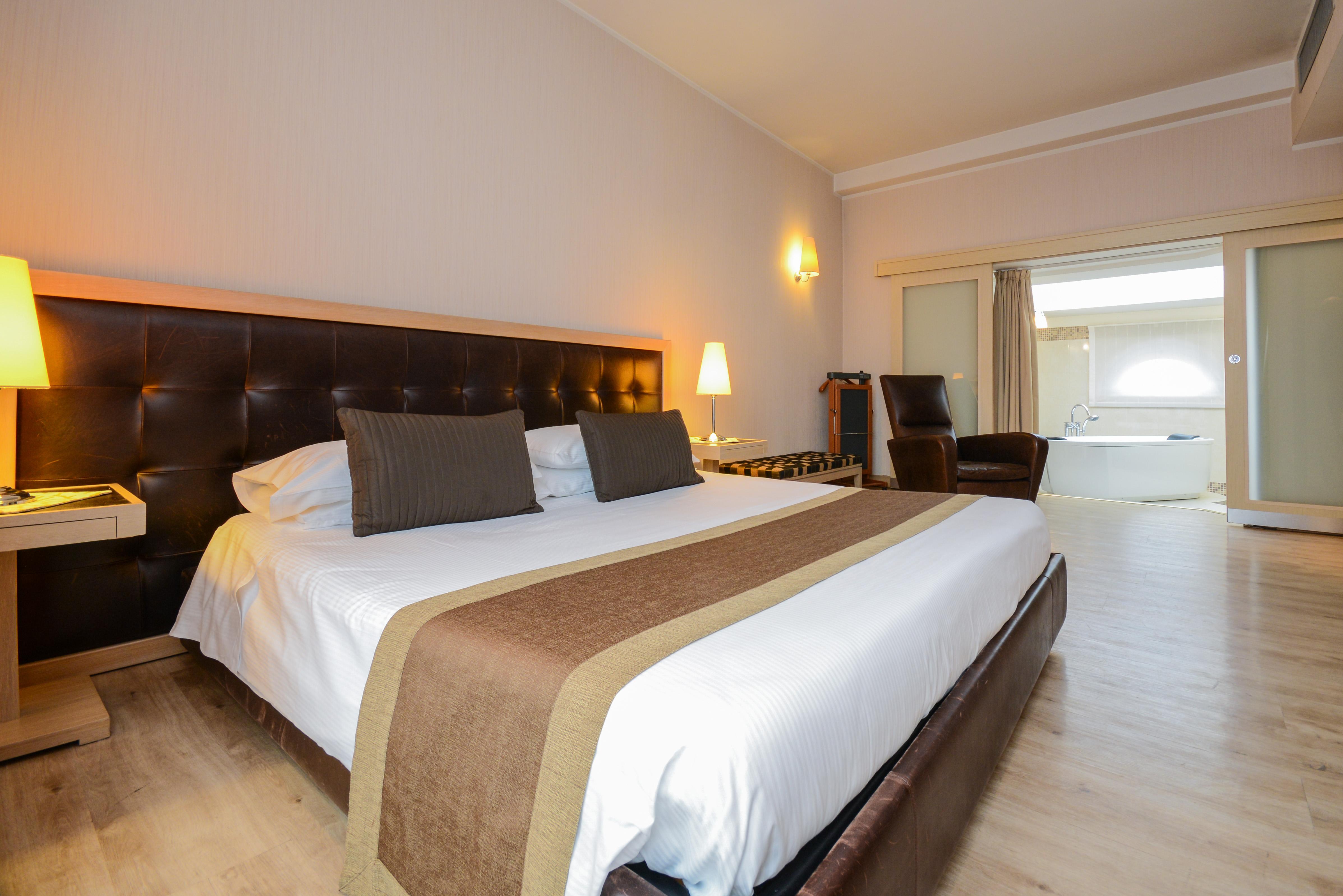 Hotel Master Brescia Esterno foto