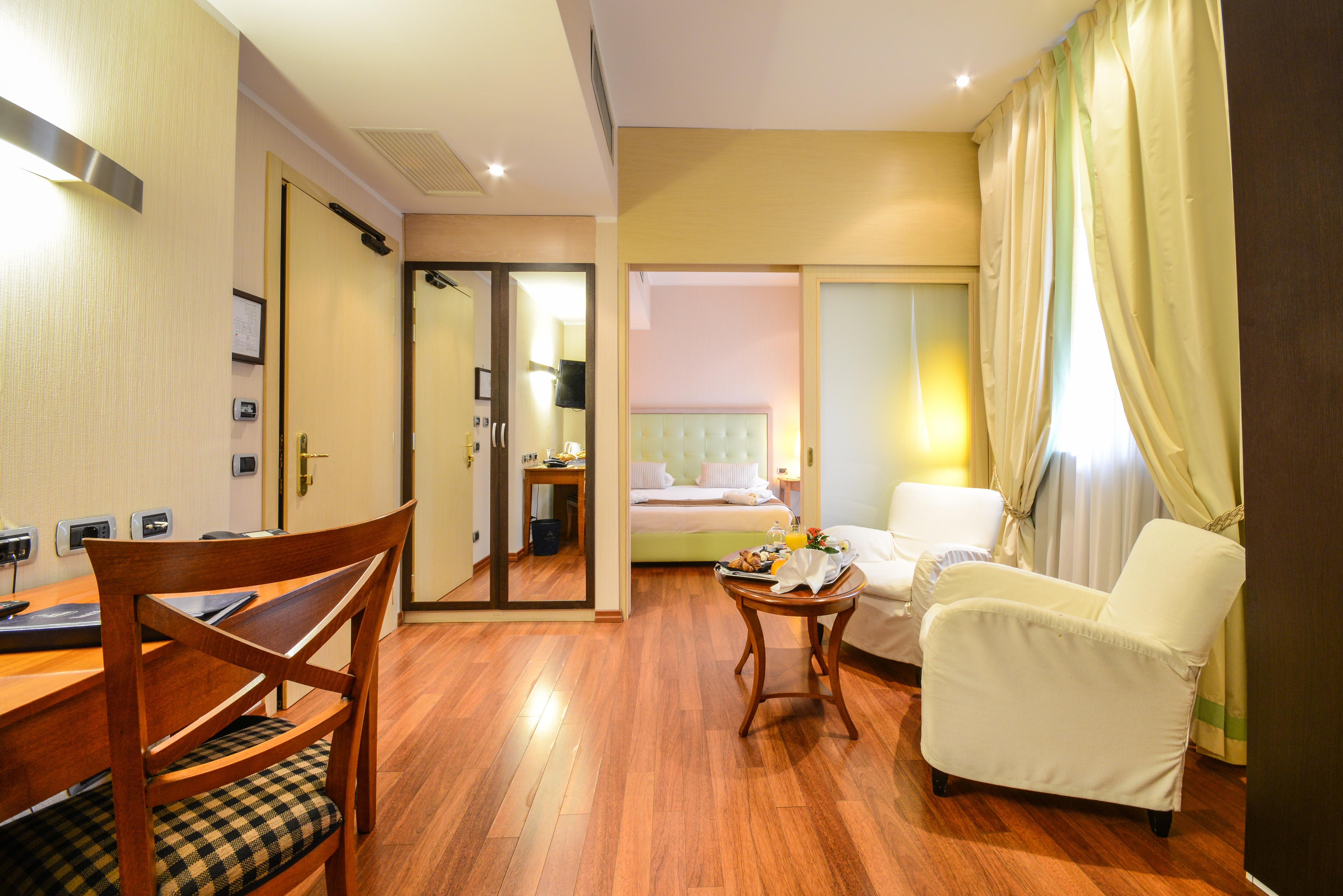 Hotel Master Brescia Esterno foto
