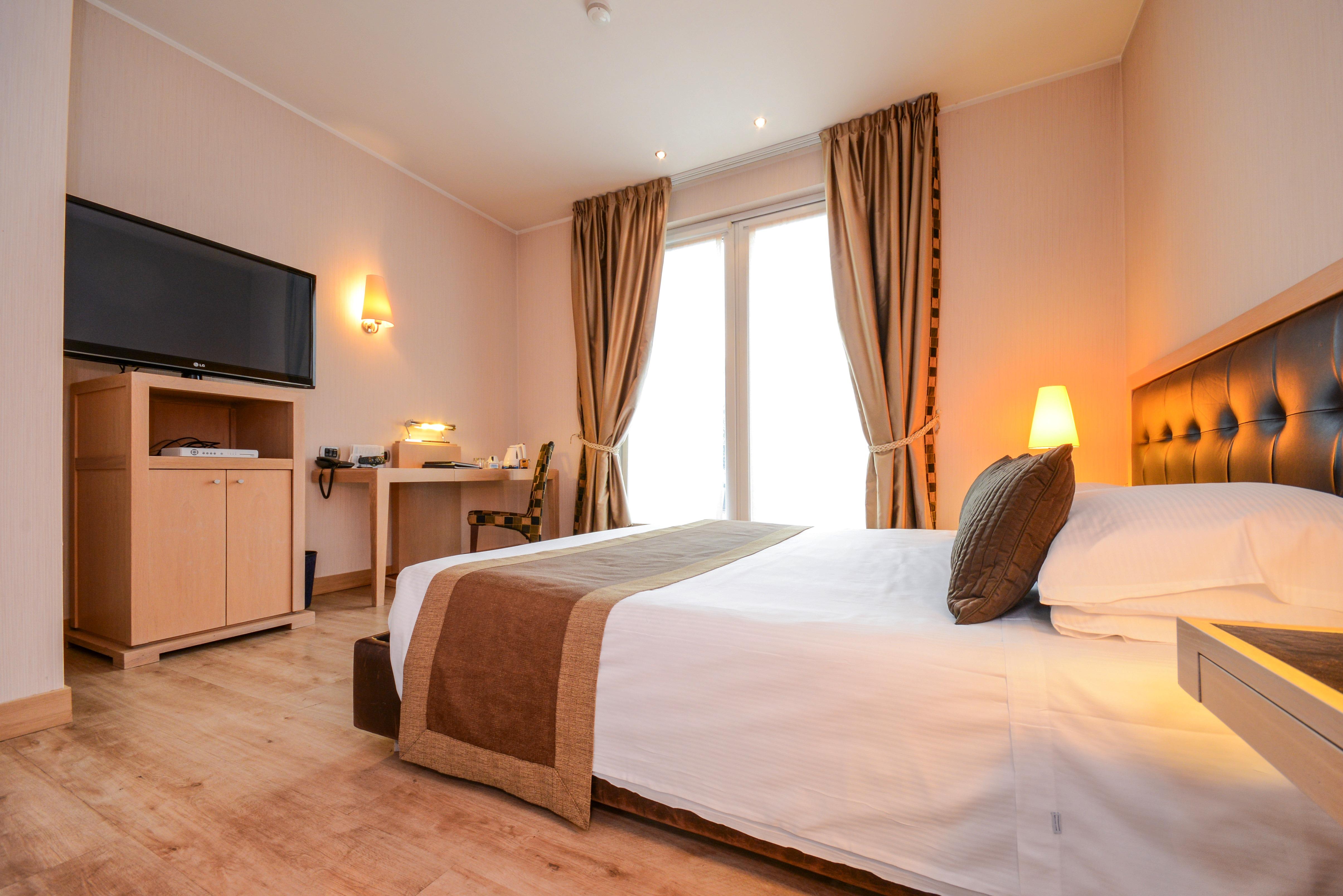 Hotel Master Brescia Esterno foto