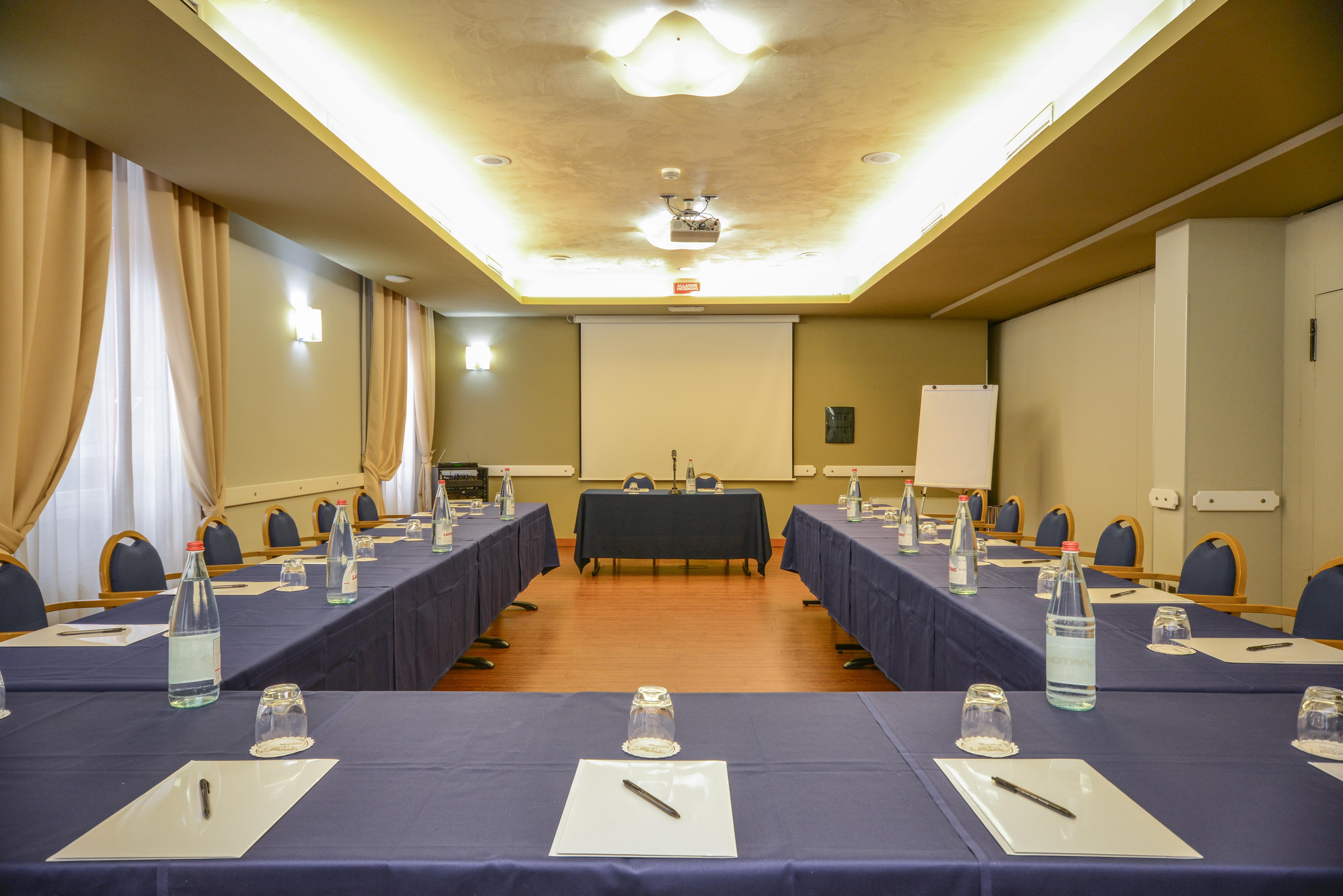 Hotel Master Brescia Esterno foto