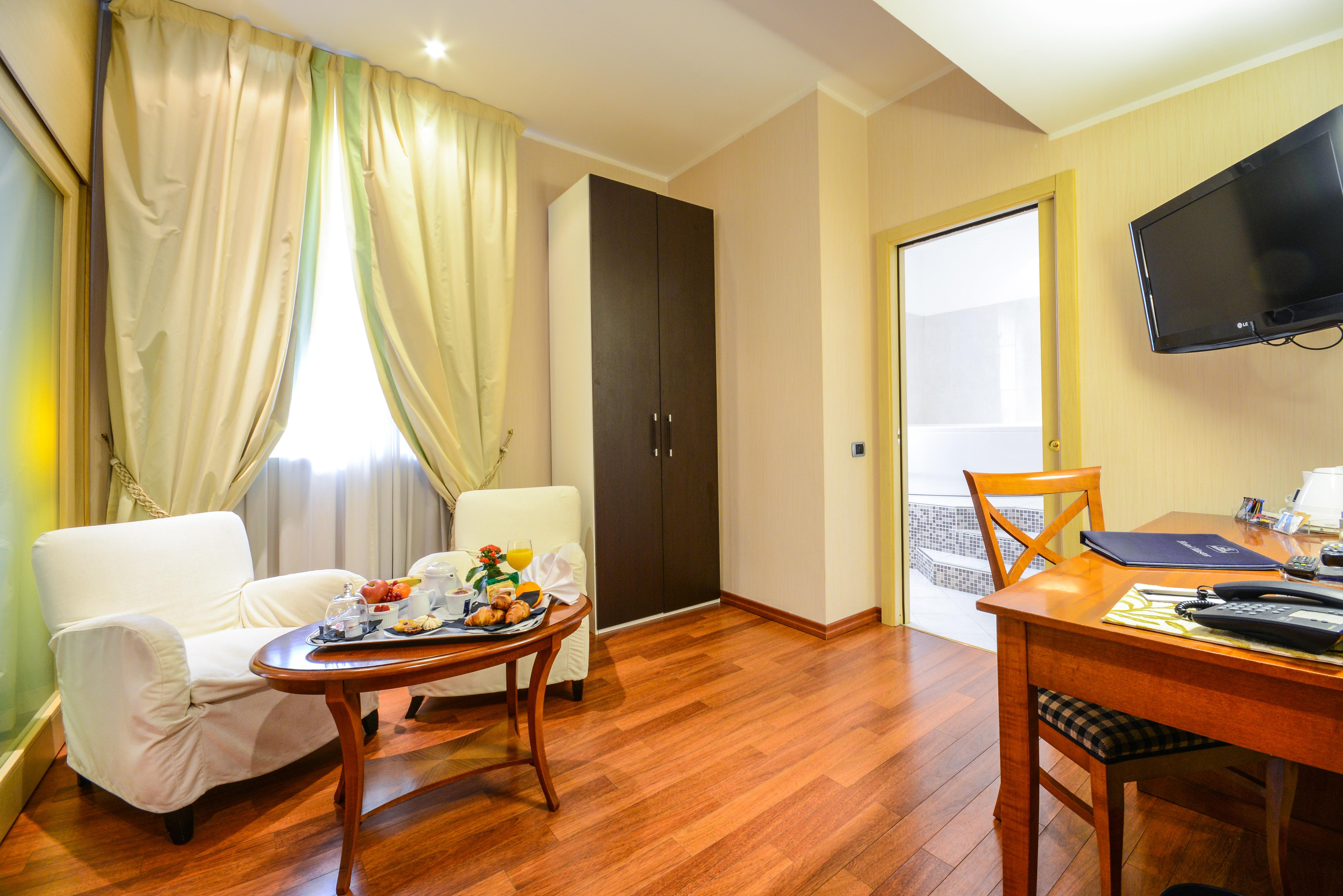 Hotel Master Brescia Esterno foto