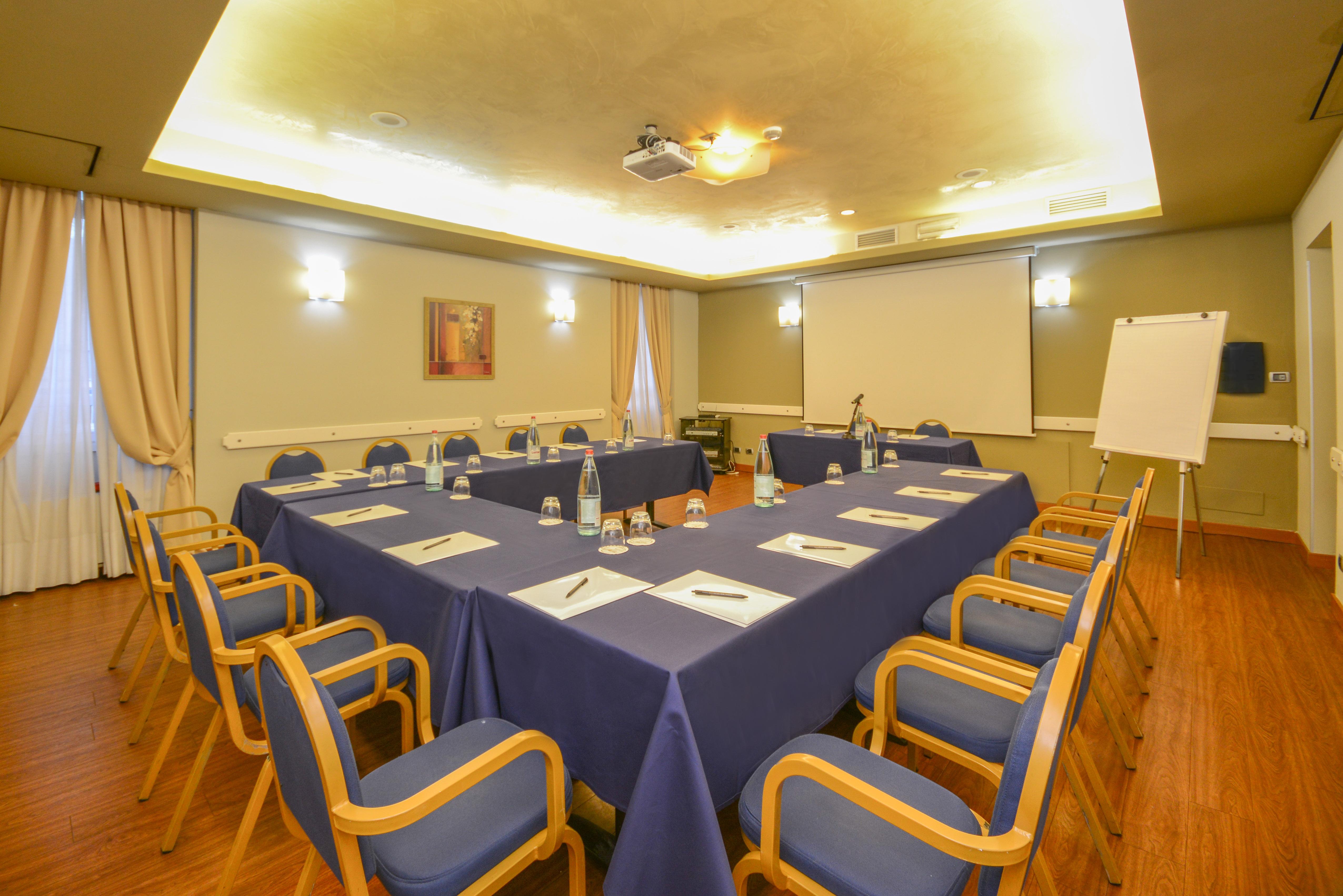 Hotel Master Brescia Esterno foto