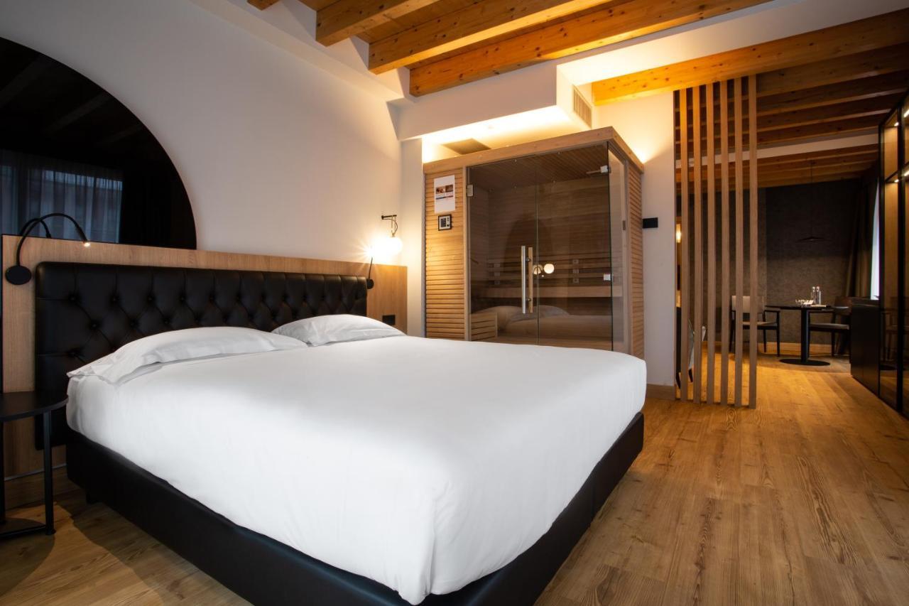 Hotel Master Brescia Esterno foto