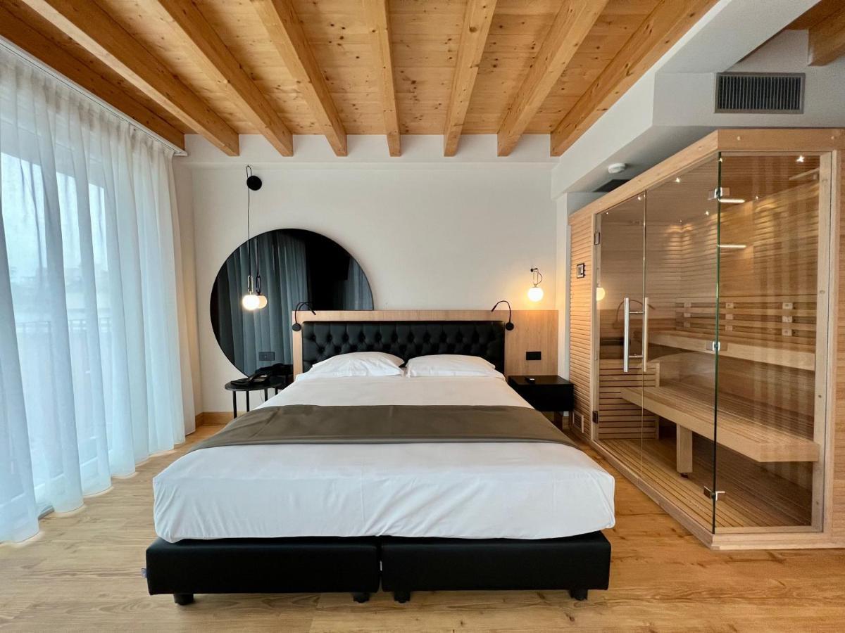 Hotel Master Brescia Esterno foto
