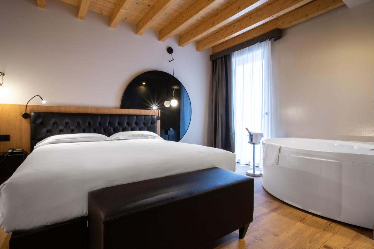 Hotel Master Brescia Esterno foto