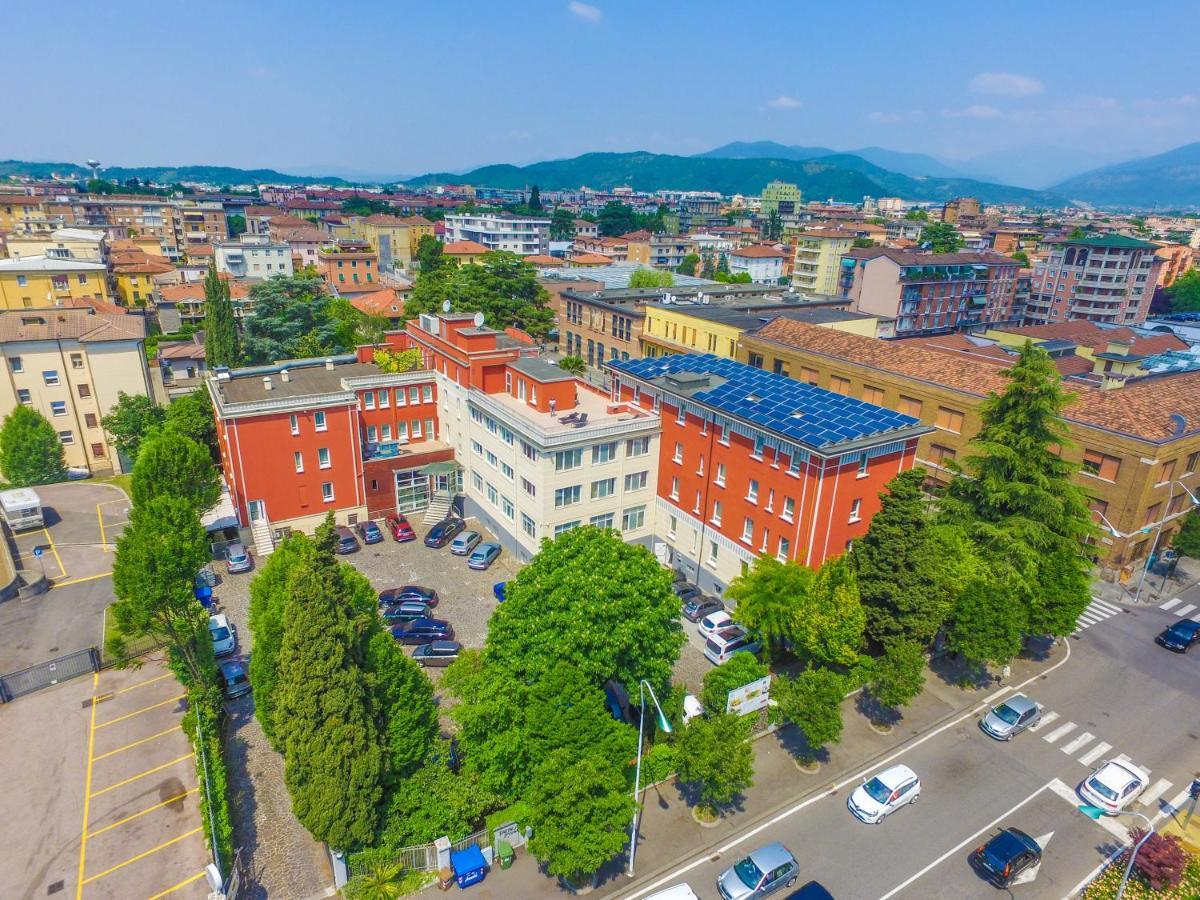 Hotel Master Brescia Esterno foto